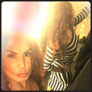 2 pc knit worn w walking shoe sightseeing in Paris